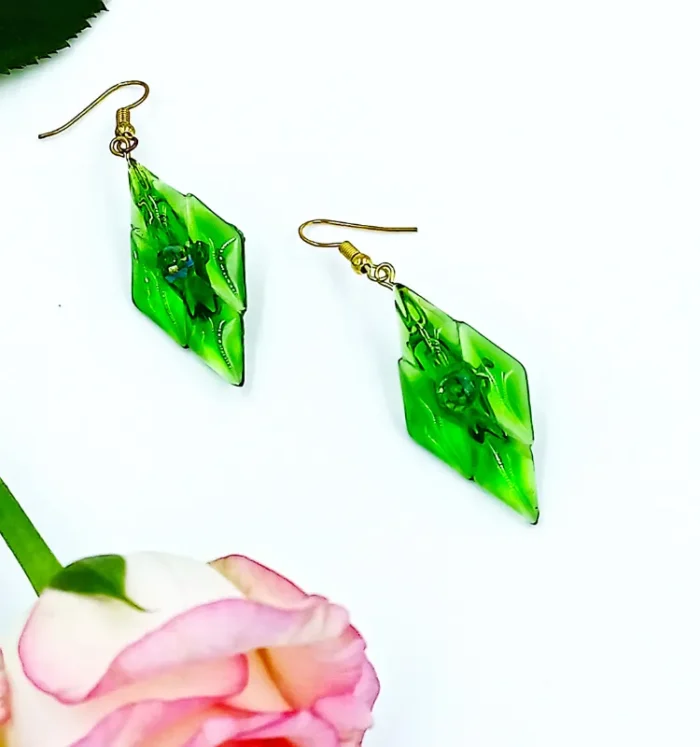 Elegant Green Glass Earrings with Diamond Design