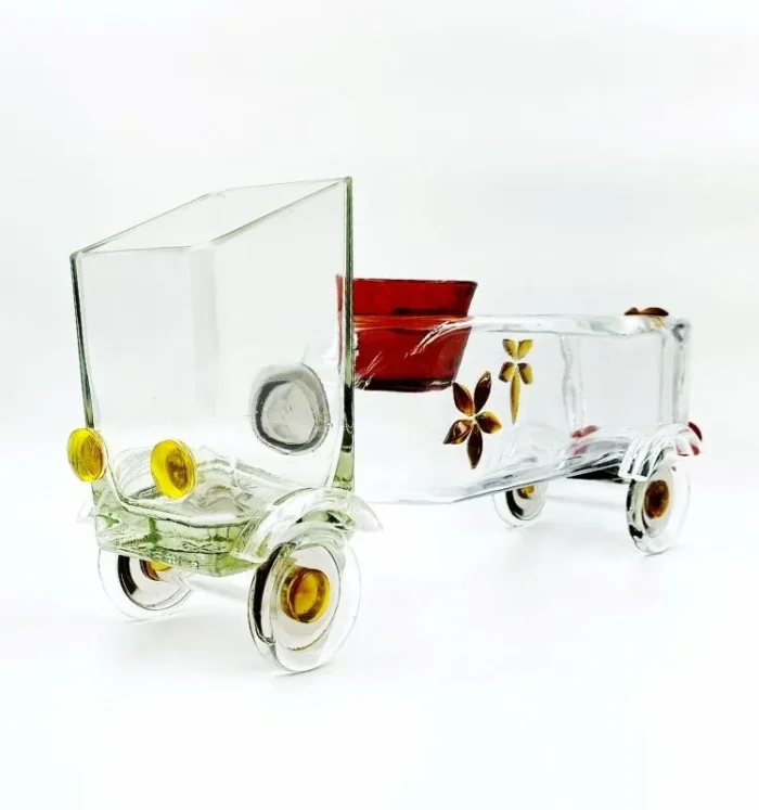 Eco-Friendly Gold Label Whisky Truck Planter - Image 2